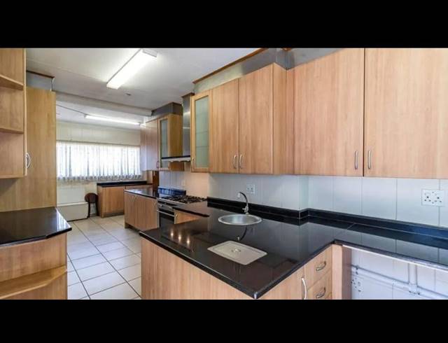 4 BEDROOM HOUSE FOR SALE IN MONDEOR